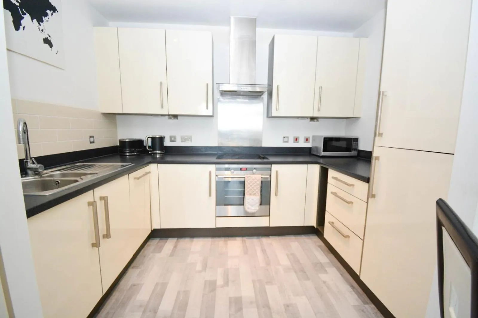 Giogio - Comfortable Stratford Flat With Stunning Views London