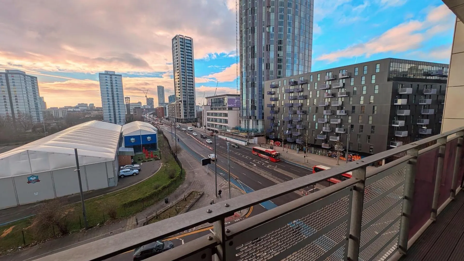 Giogio - Comfortable Stratford Flat With Stunning Views London United Kingdom